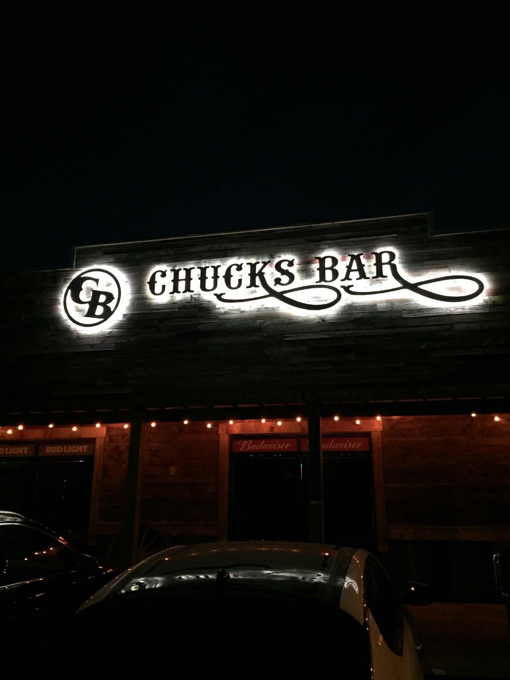 Chuck`s Bar
